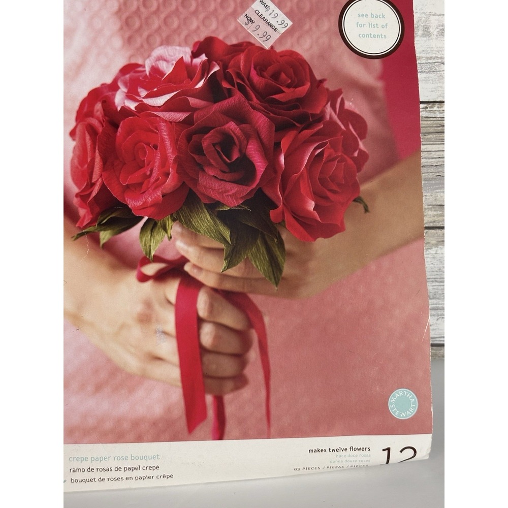 Martha Stewart Crafts Crepe Paper Red Rose Bouquet Kit Makes 12 Flowers M230467 - Picture 2 of 3